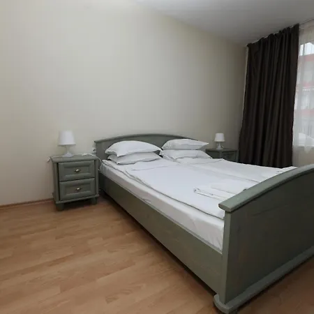 Grand Apartment *