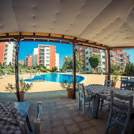 Grand Apartment *